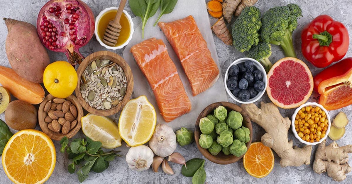 Vitamine B12 : Fonctions Essentielles, Sources et Populations à Risque de Carence