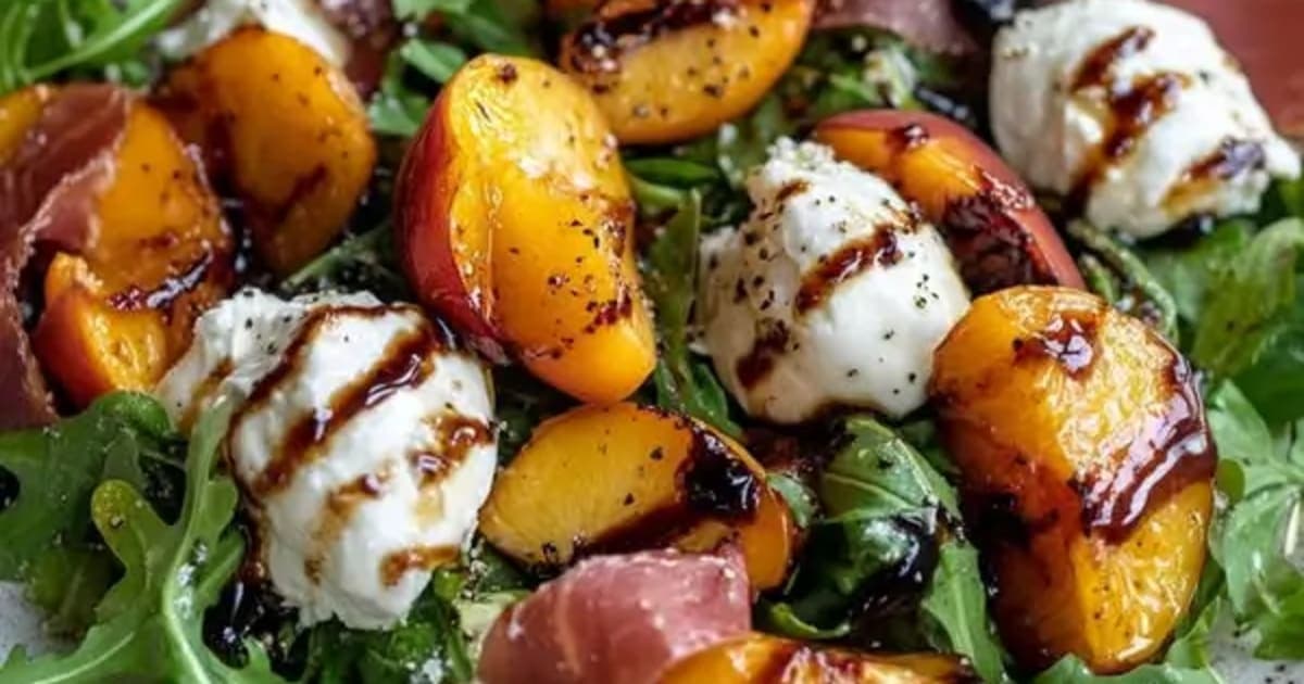 Recette Facile : Salade Fraîche Pêche, Burrata et Basilic