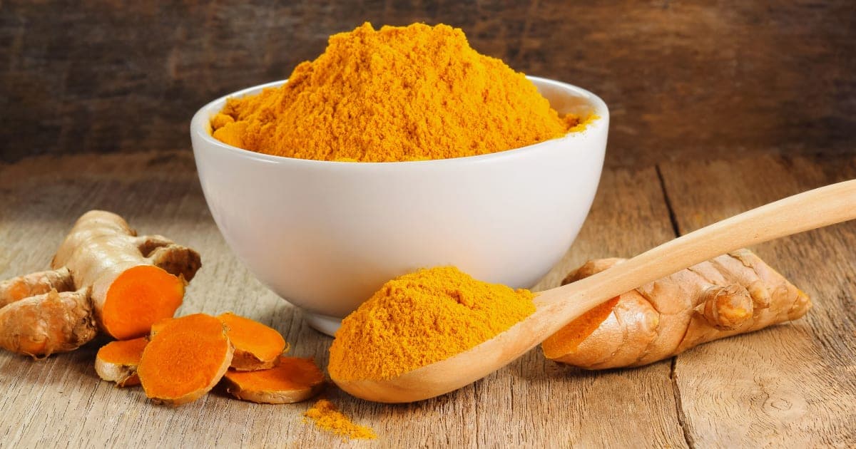 Curcuma : L'Épice aux Multiples Bienfaits, Usages et Précautions